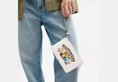 Corner Zip Wristlet